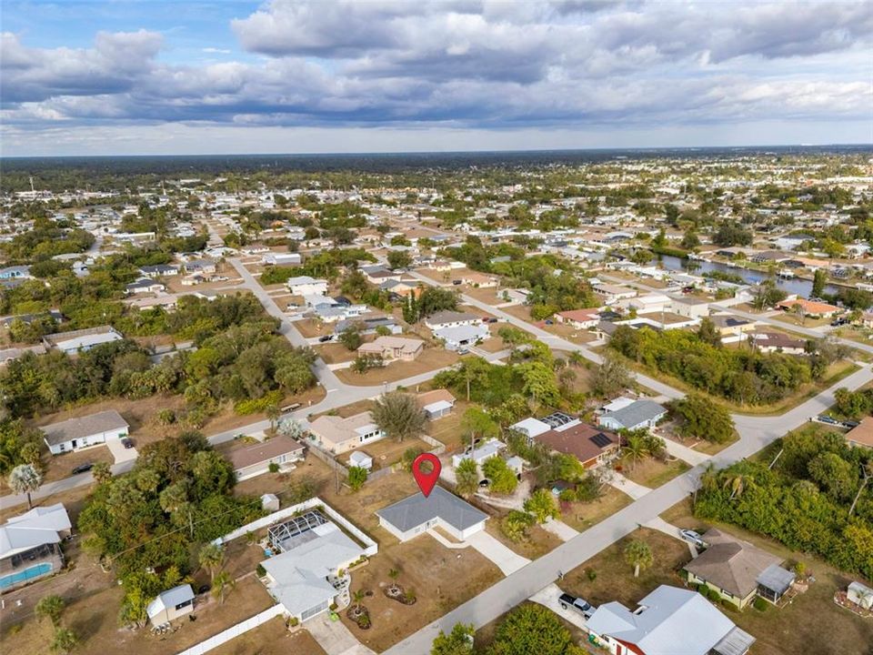 For Sale: $260,000 (3 beds, 2 baths, 1250 Square Feet)