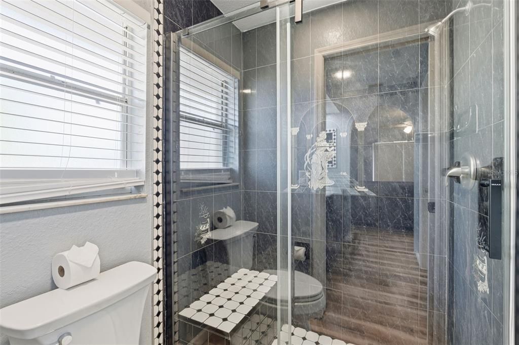 For Sale: $260,000 (3 beds, 2 baths, 1250 Square Feet)