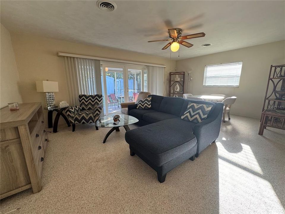 На продажу: $275,000 (3 спален, 2 ванн, 1443 Квадратных фут)