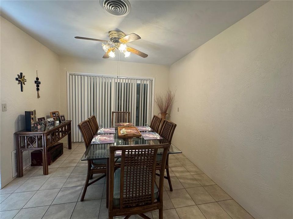 На продажу: $275,000 (3 спален, 2 ванн, 1443 Квадратных фут)