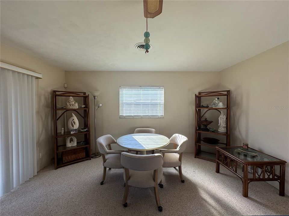 На продажу: $275,000 (3 спален, 2 ванн, 1443 Квадратных фут)