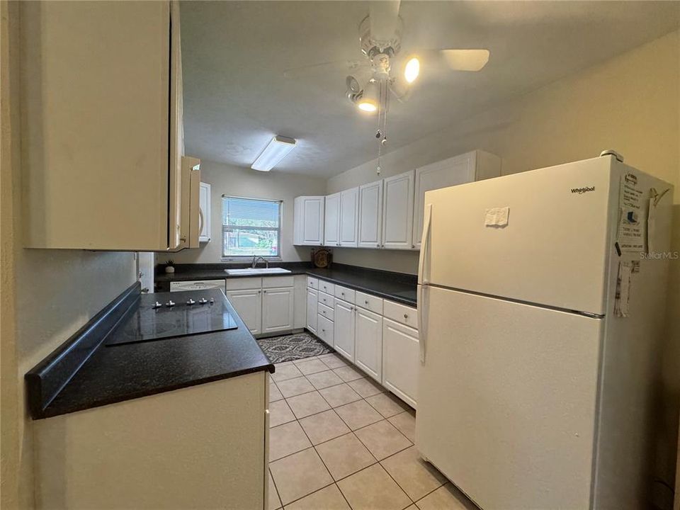 На продажу: $275,000 (3 спален, 2 ванн, 1443 Квадратных фут)