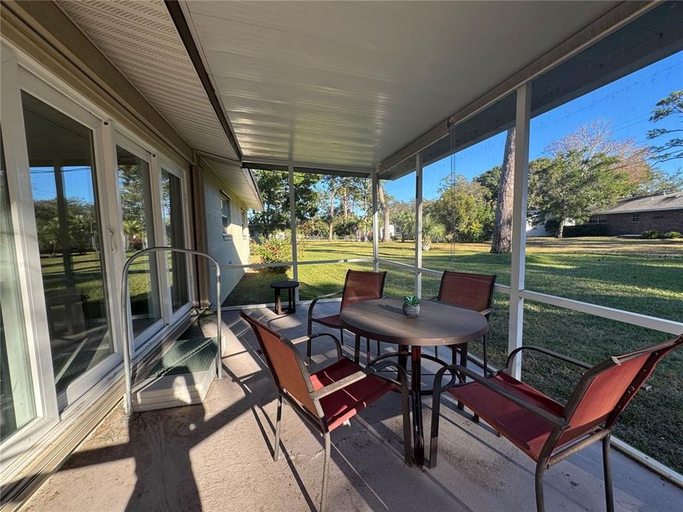 На продажу: $275,000 (3 спален, 2 ванн, 1443 Квадратных фут)