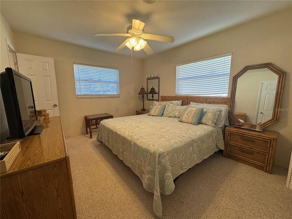 На продажу: $275,000 (3 спален, 2 ванн, 1443 Квадратных фут)