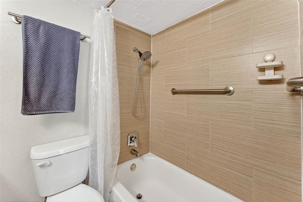 待售: $259,900 (1 贝兹, 1 浴室, 489 平方英尺)