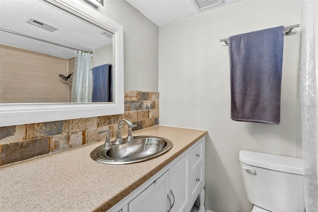 待售: $259,900 (1 贝兹, 1 浴室, 489 平方英尺)