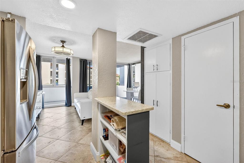 待售: $259,900 (1 贝兹, 1 浴室, 489 平方英尺)