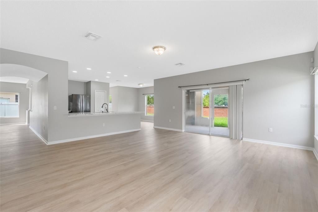 En Venta: $415,000 (4 camas, 2 baños, 2847 Pies cuadrados)