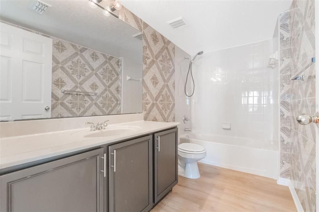 En Venta: $415,000 (4 camas, 2 baños, 2847 Pies cuadrados)