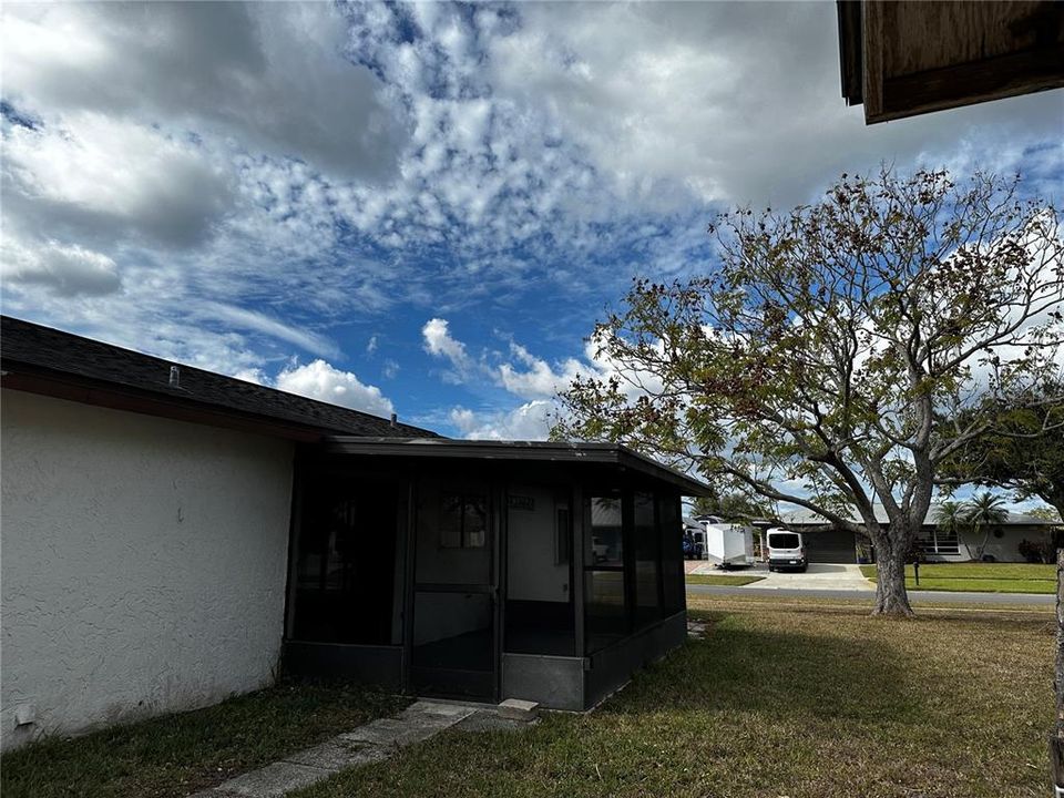 В аренду: $1,550 (3 спален, 2 ванн, 899 Квадратных фут)