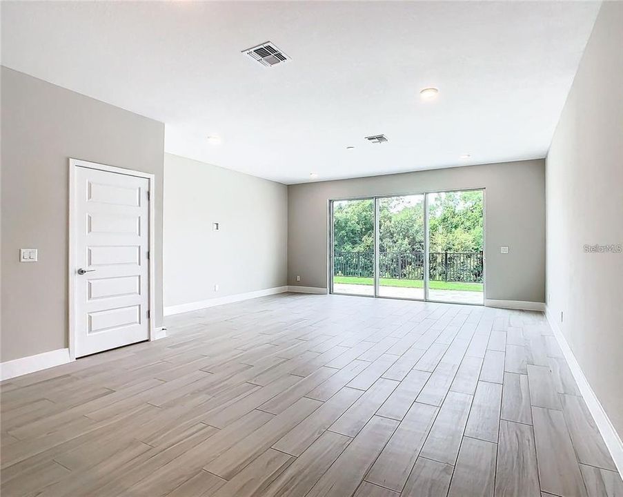 For Sale: $340,000 (3 beds, 2 baths, 1704 Square Feet)