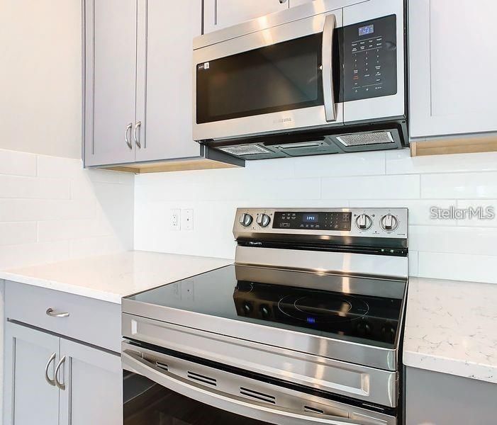 For Sale: $340,000 (3 beds, 2 baths, 1704 Square Feet)