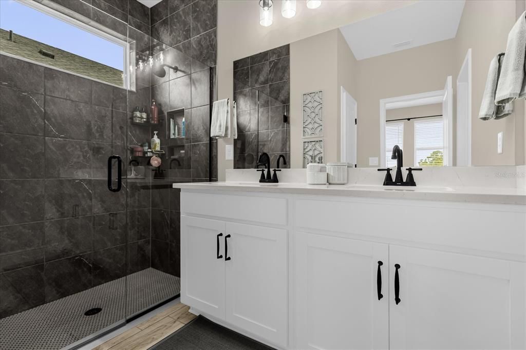 For Sale: $375,000 (3 beds, 2 baths, 1678 Square Feet)