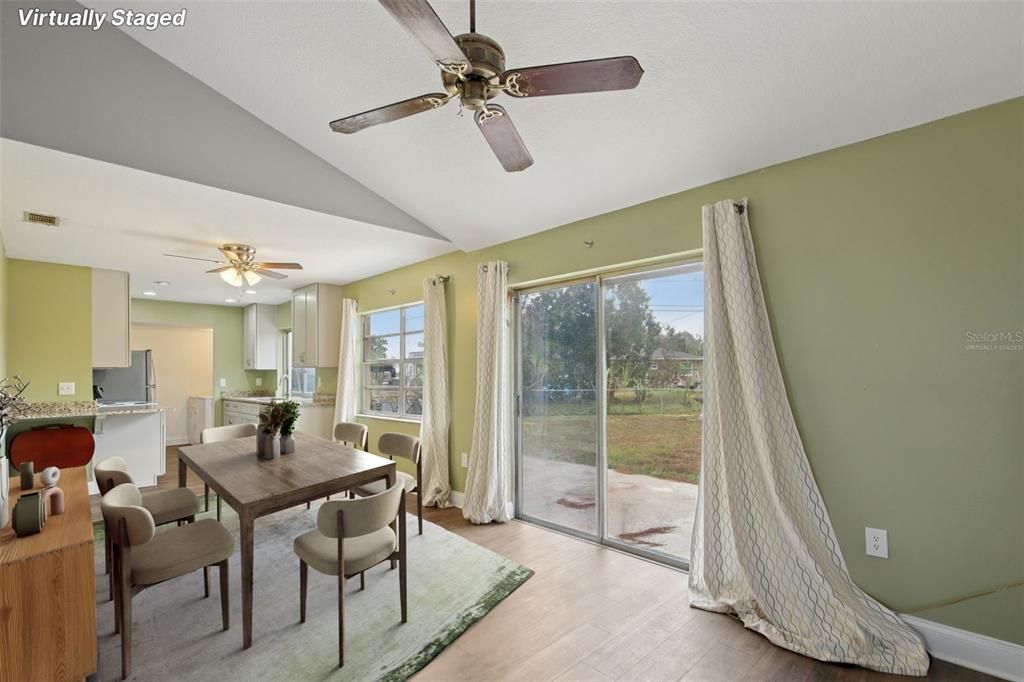 На продажу: $290,000 (3 спален, 2 ванн, 1424 Квадратных фут)