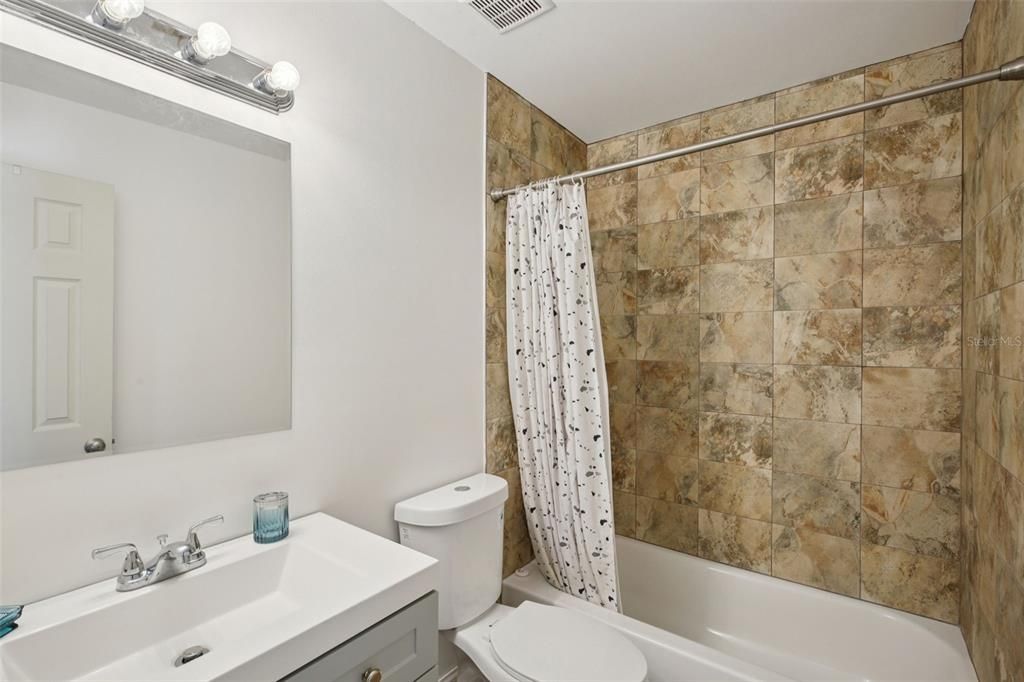 На продажу: $290,000 (3 спален, 2 ванн, 1424 Квадратных фут)