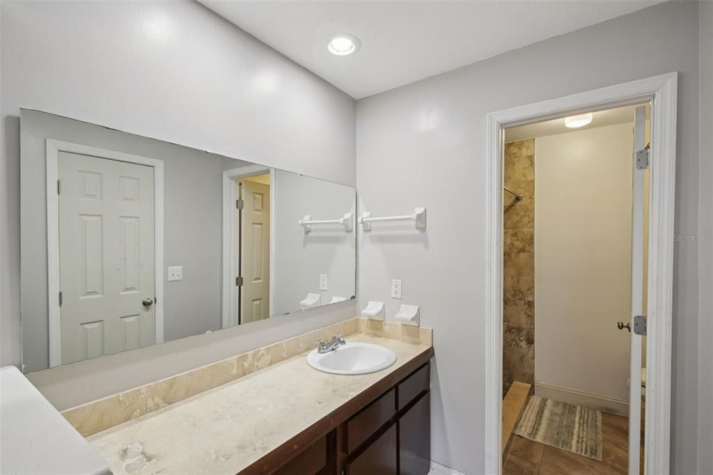 На продажу: $290,000 (3 спален, 2 ванн, 1424 Квадратных фут)