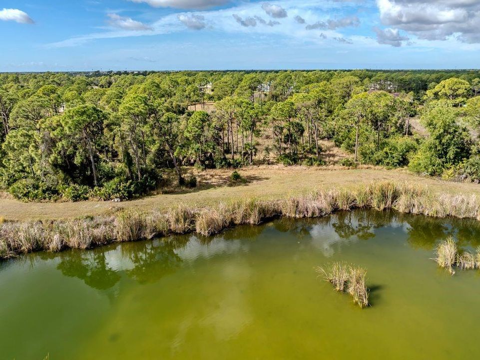 待售: $615,000 (4.03 acres)