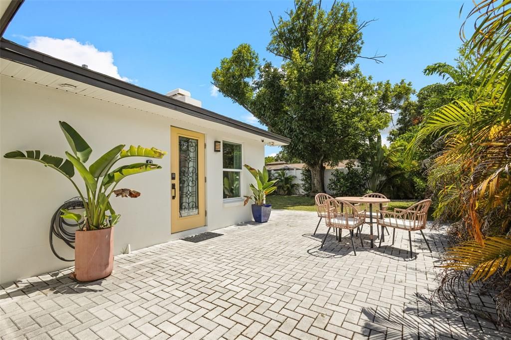 En Venta: $545,000 (3 camas, 2 baños, 2045 Pies cuadrados)