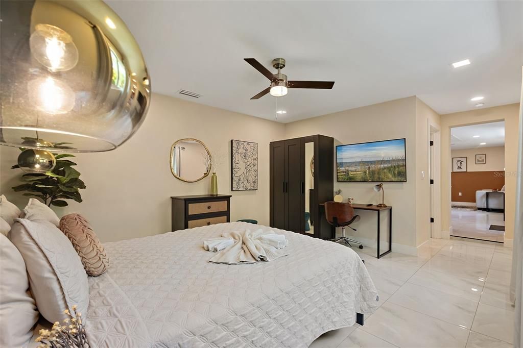 En Venta: $545,000 (3 camas, 2 baños, 2045 Pies cuadrados)