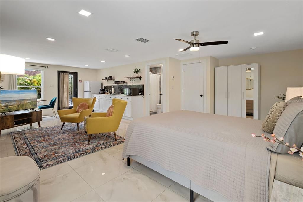 En Venta: $545,000 (3 camas, 2 baños, 2045 Pies cuadrados)