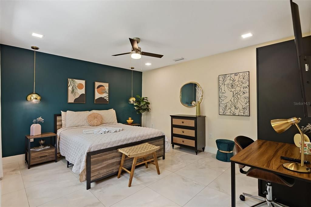 En Venta: $545,000 (3 camas, 2 baños, 2045 Pies cuadrados)