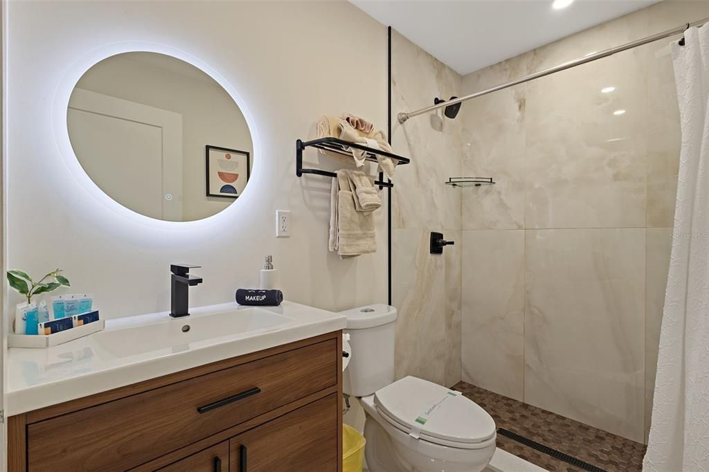 En Venta: $545,000 (3 camas, 2 baños, 2045 Pies cuadrados)