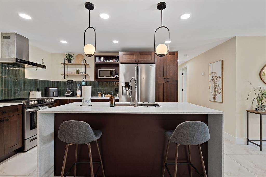 En Venta: $545,000 (3 camas, 2 baños, 2045 Pies cuadrados)