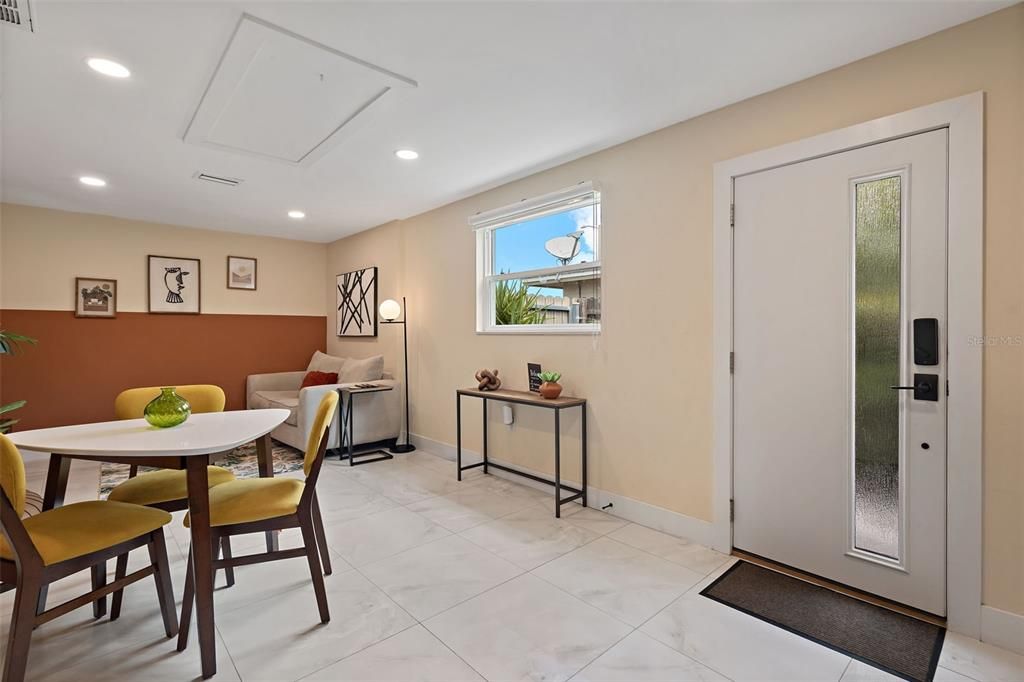 En Venta: $545,000 (3 camas, 2 baños, 2045 Pies cuadrados)