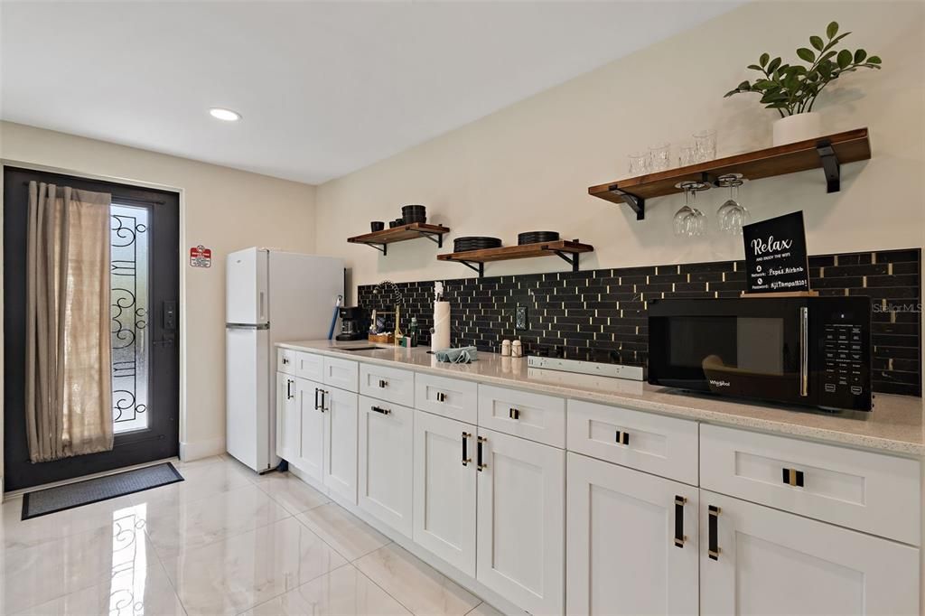 En Venta: $545,000 (3 camas, 2 baños, 2045 Pies cuadrados)