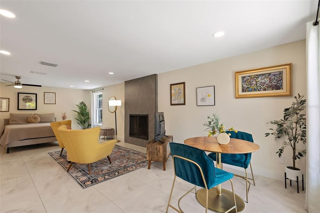 En Venta: $545,000 (3 camas, 2 baños, 2045 Pies cuadrados)