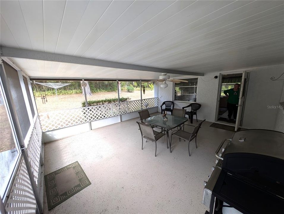 На продажу: $220,000 (2 спален, 1 ванн, 1450 Квадратных фут)