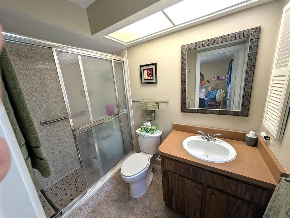 На продажу: $220,000 (2 спален, 1 ванн, 1450 Квадратных фут)