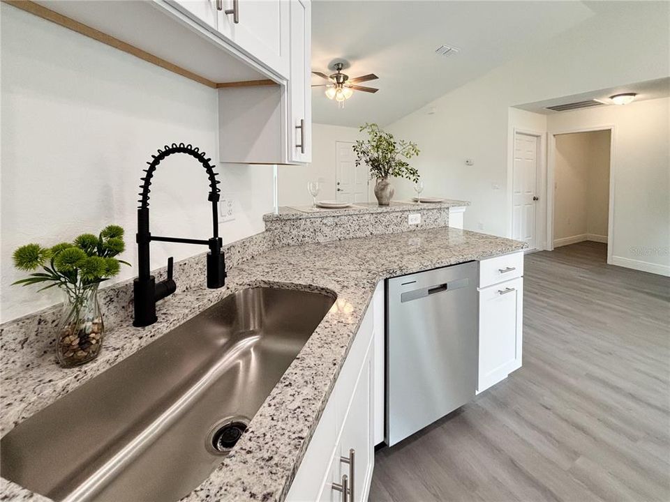 En Venta: $229,900 (3 camas, 2 baños, 1324 Pies cuadrados)