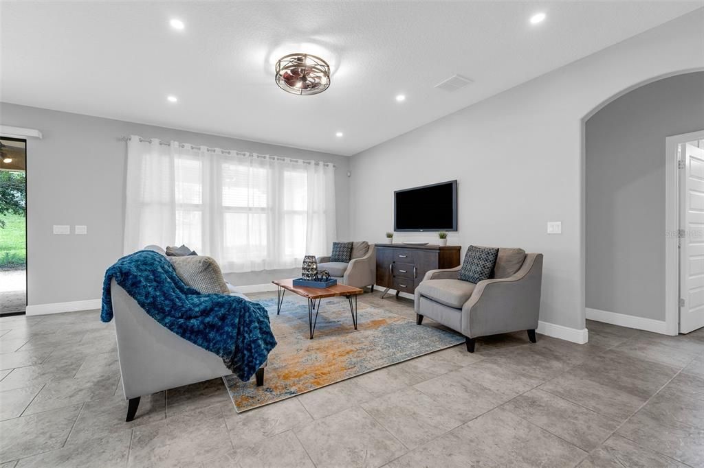 В аренду: $4,200 (5 спален, 4 ванн, 3278 Квадратных фут)