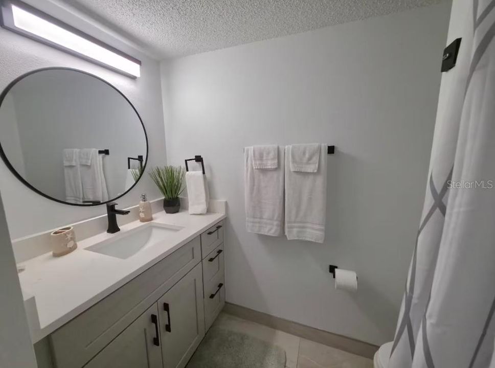 出租: $1,525 (2 贝兹, 2 浴室, 1000 平方英尺)