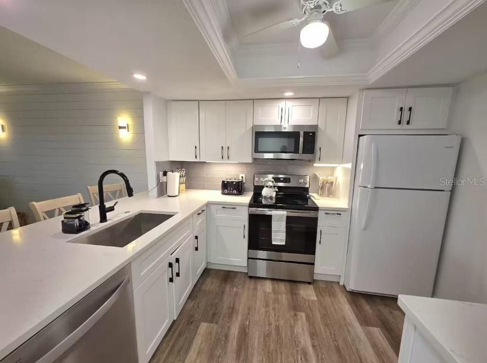 出租: $1,525 (2 贝兹, 2 浴室, 1000 平方英尺)