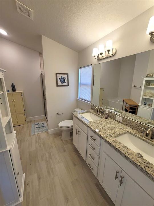 For Rent: $2,500 (4 beds, 2 baths, 1820 Square Feet)