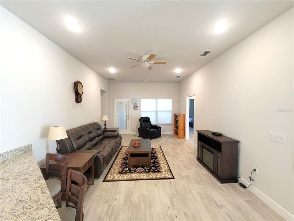 For Rent: $2,500 (4 beds, 2 baths, 1820 Square Feet)