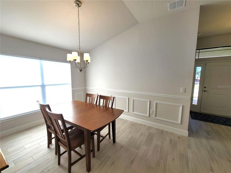 For Rent: $2,500 (4 beds, 2 baths, 1820 Square Feet)