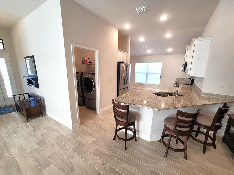 For Rent: $2,500 (4 beds, 2 baths, 1820 Square Feet)