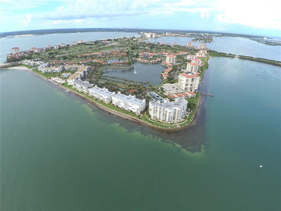 For Sale: $155,000 (2 beds, 2 baths, 973 Square Feet)