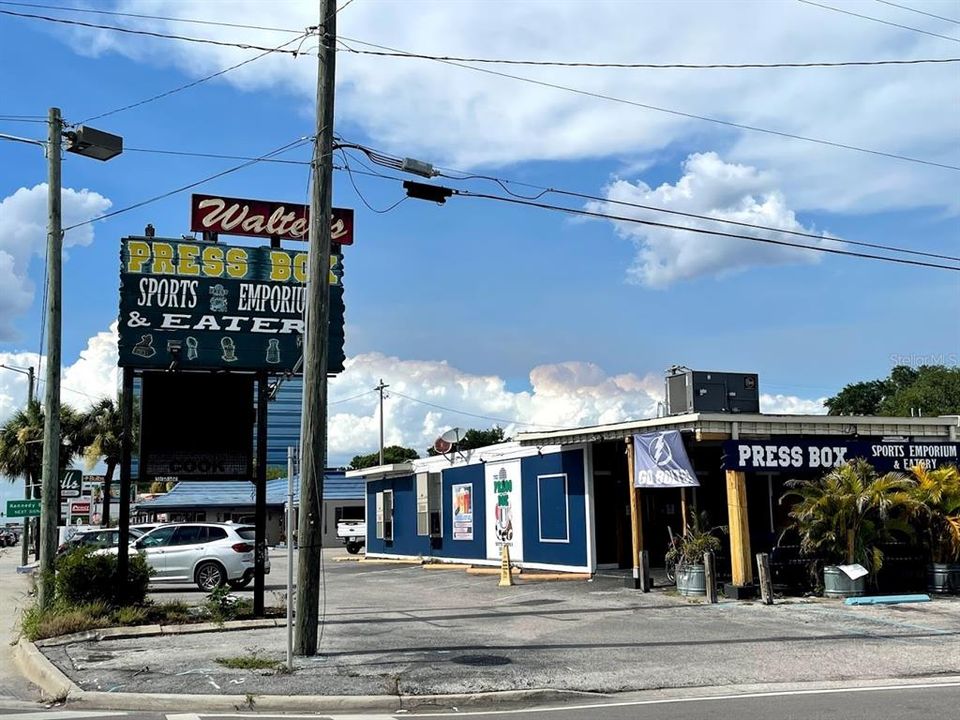 For Sale: $155,000 (2 beds, 2 baths, 973 Square Feet)