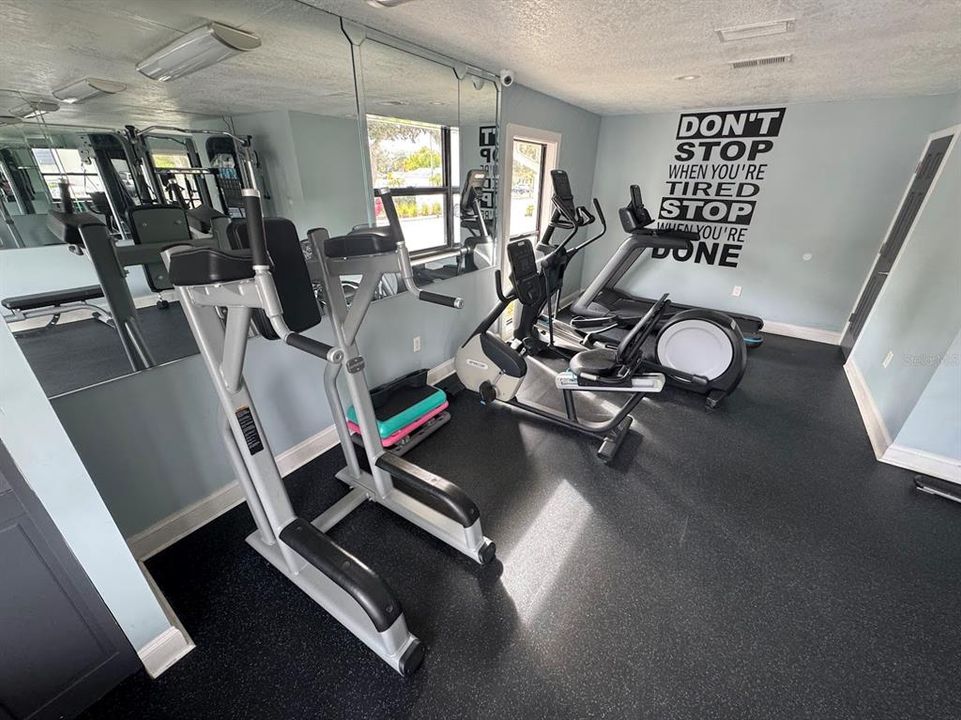 For Sale: $155,000 (2 beds, 2 baths, 973 Square Feet)