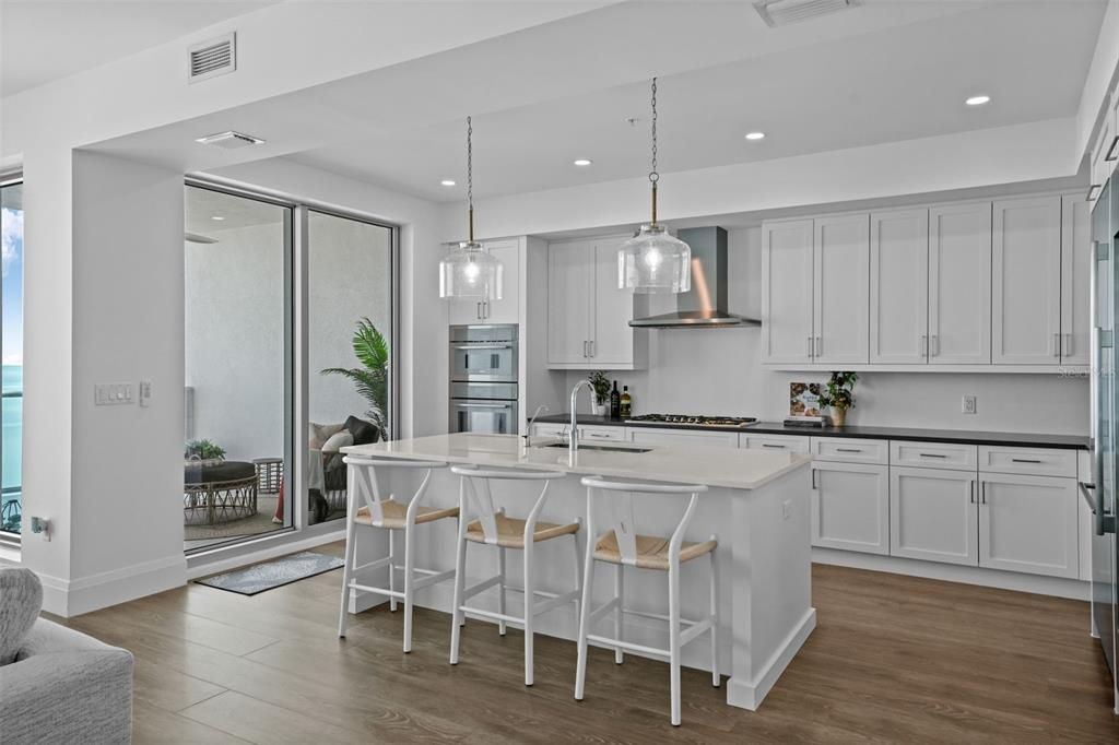 En Venta: $1,995,000 (2 camas, 3 baños, 2176 Pies cuadrados)