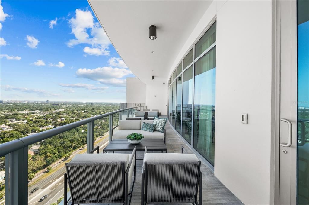 En Venta: $1,995,000 (2 camas, 3 baños, 2176 Pies cuadrados)