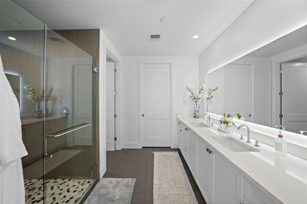 En Venta: $1,995,000 (2 camas, 3 baños, 2176 Pies cuadrados)