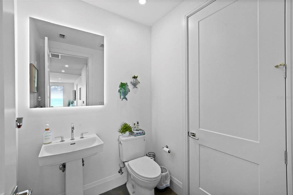 En Venta: $1,995,000 (2 camas, 3 baños, 2176 Pies cuadrados)