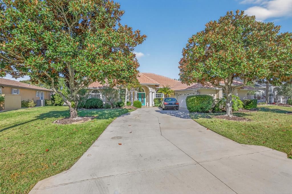 待售: $795,000 (4 贝兹, 2 浴室, 2330 平方英尺)