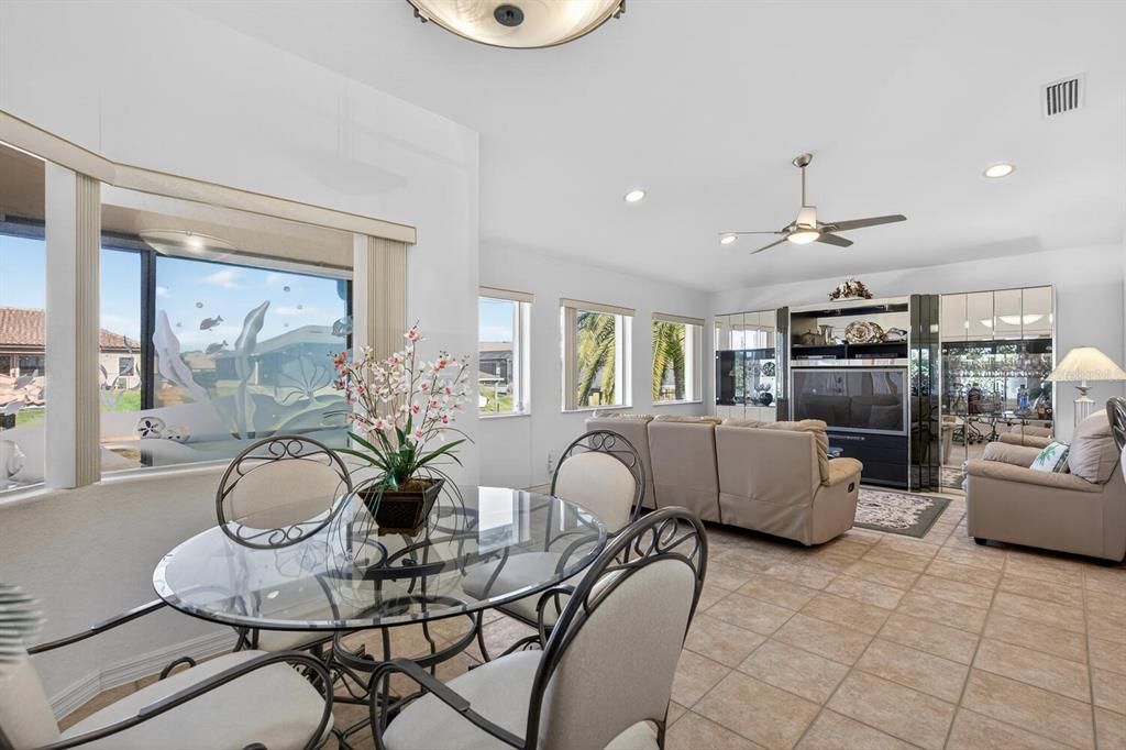 待售: $795,000 (4 贝兹, 2 浴室, 2330 平方英尺)