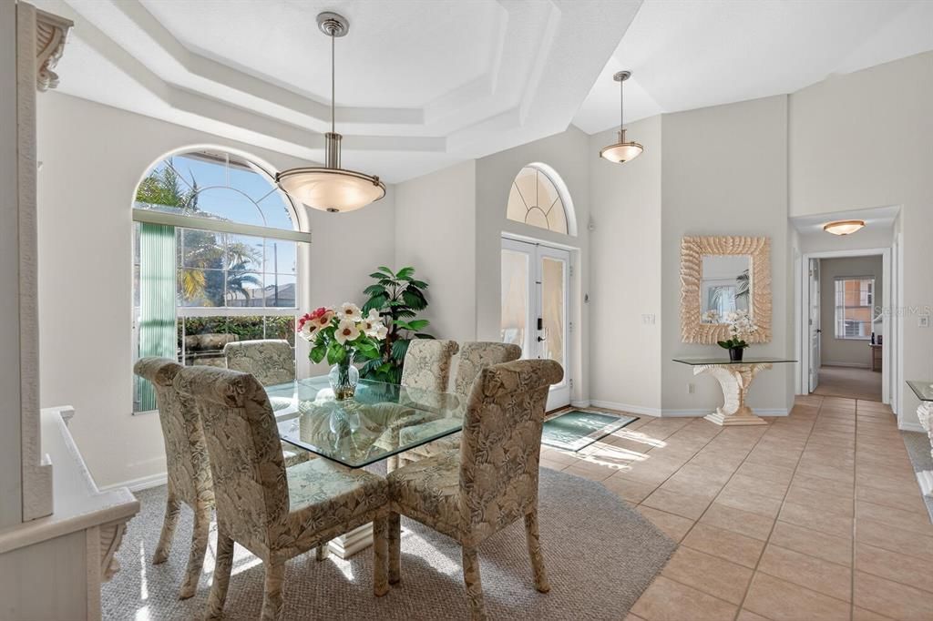 待售: $795,000 (4 贝兹, 2 浴室, 2330 平方英尺)